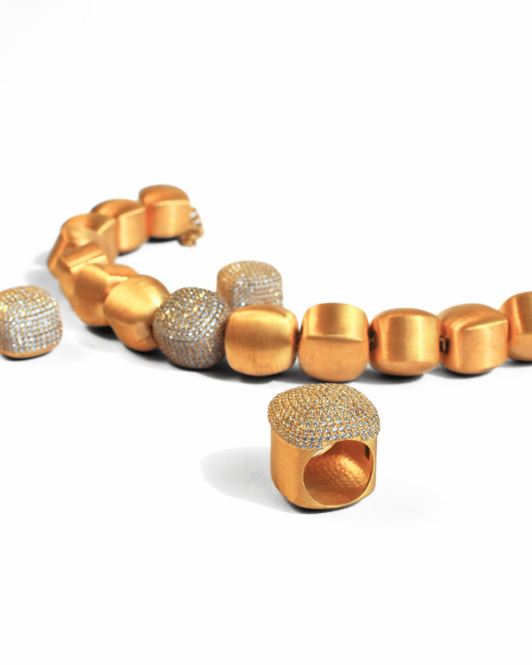 The Cubic Majesty Gold Ring