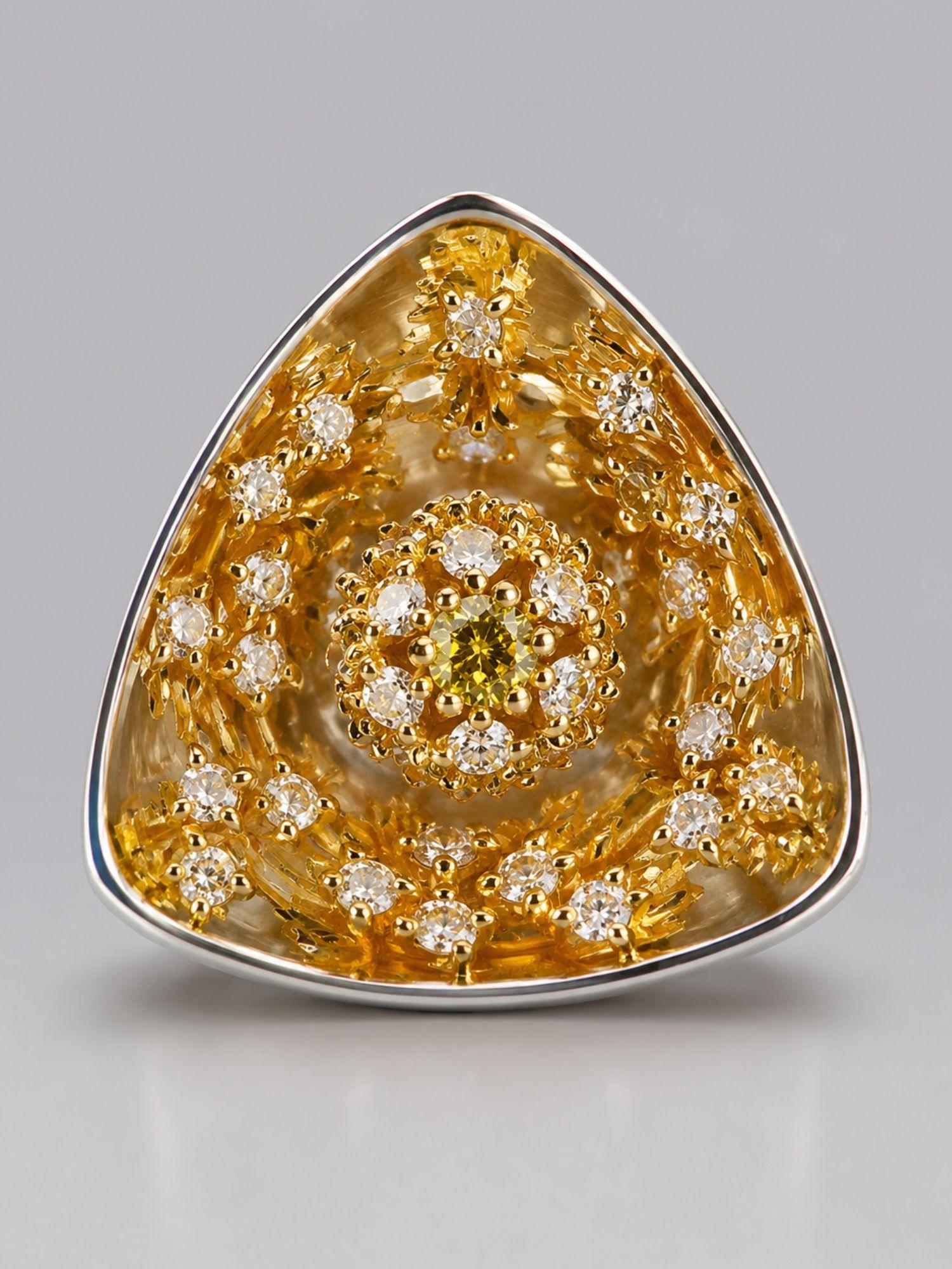 MHARI Irodori Medium statement earring detail, gold zircon kaleidoscope motif on mirror-polished 925 silver